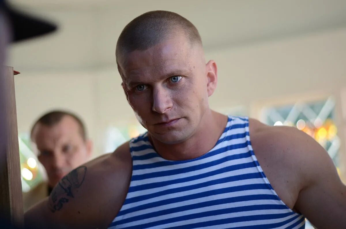 актер желтый глаз. максим костромыкин желтый глаз тигра. актер желтый глаз. актер желтый глаз. максим костромыкин в сериале желтый глаз тигра.