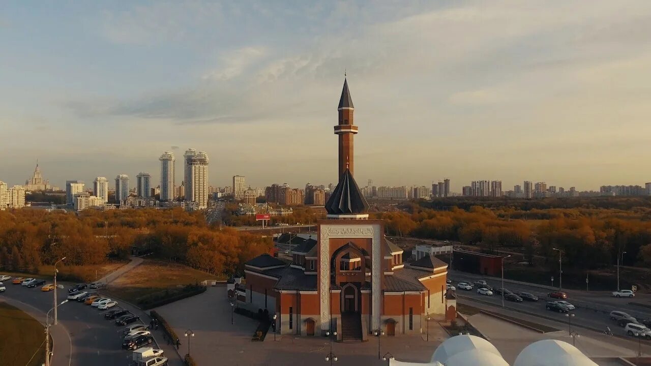 Поклонная мечеть. Московская мемориальная мечеть на поклонной горе. мечеть парк победы москва. мечеть на поклонной горе москва. минская мечеть москва.