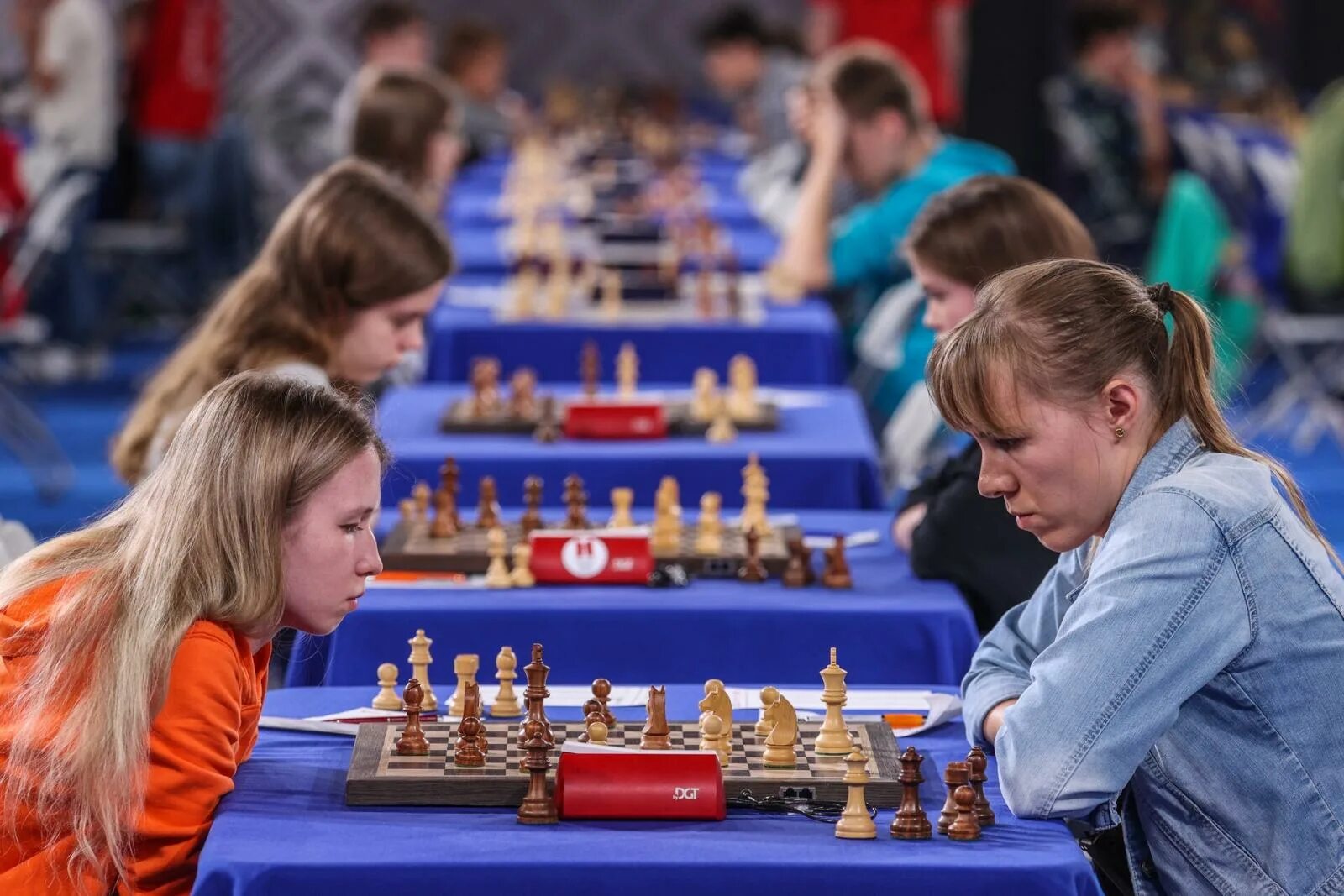 Шахматы московская. Павел иванович шахматы белгород. Шахматная москва. Лидер шахматы. Шахматы турнир карякин.