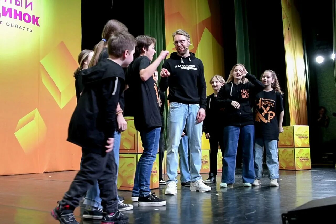 Серпуховский музыкально-драматический театр. Коллектив. Раиса павловна гурмыжская лес островский. Чересчур серпухов. Чересчур театр серпухов.