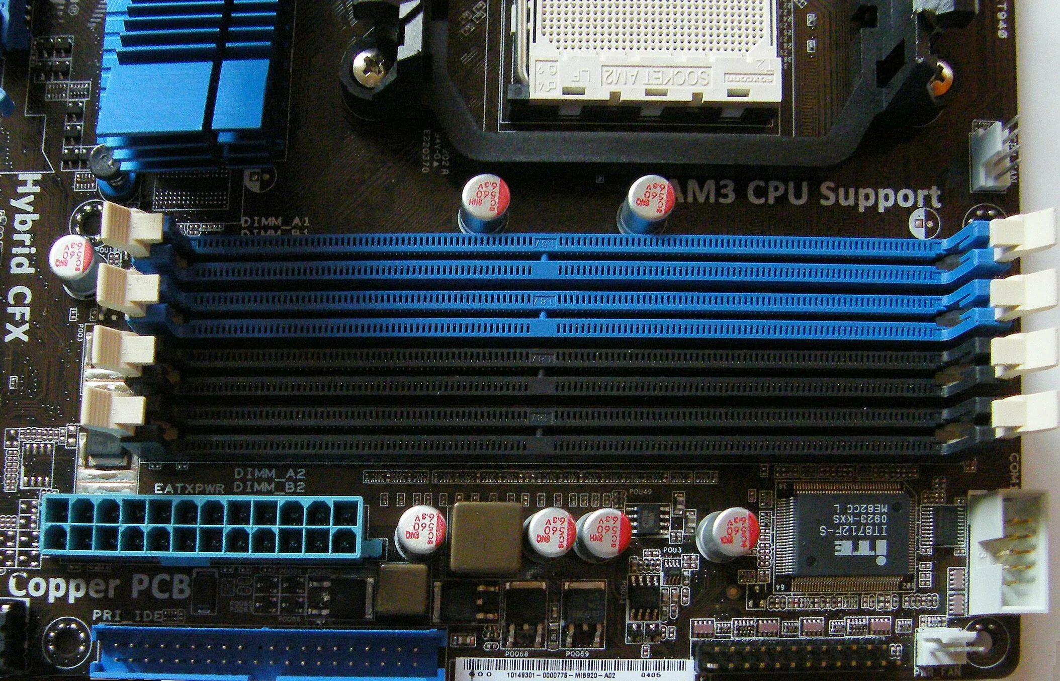 3 слота оперативной памяти. Ram Slots ddr2. Ram Slot ddr2 on motherboard. Материнская плата слоты для оперативной памяти. Слот оперативной памяти DIMM.