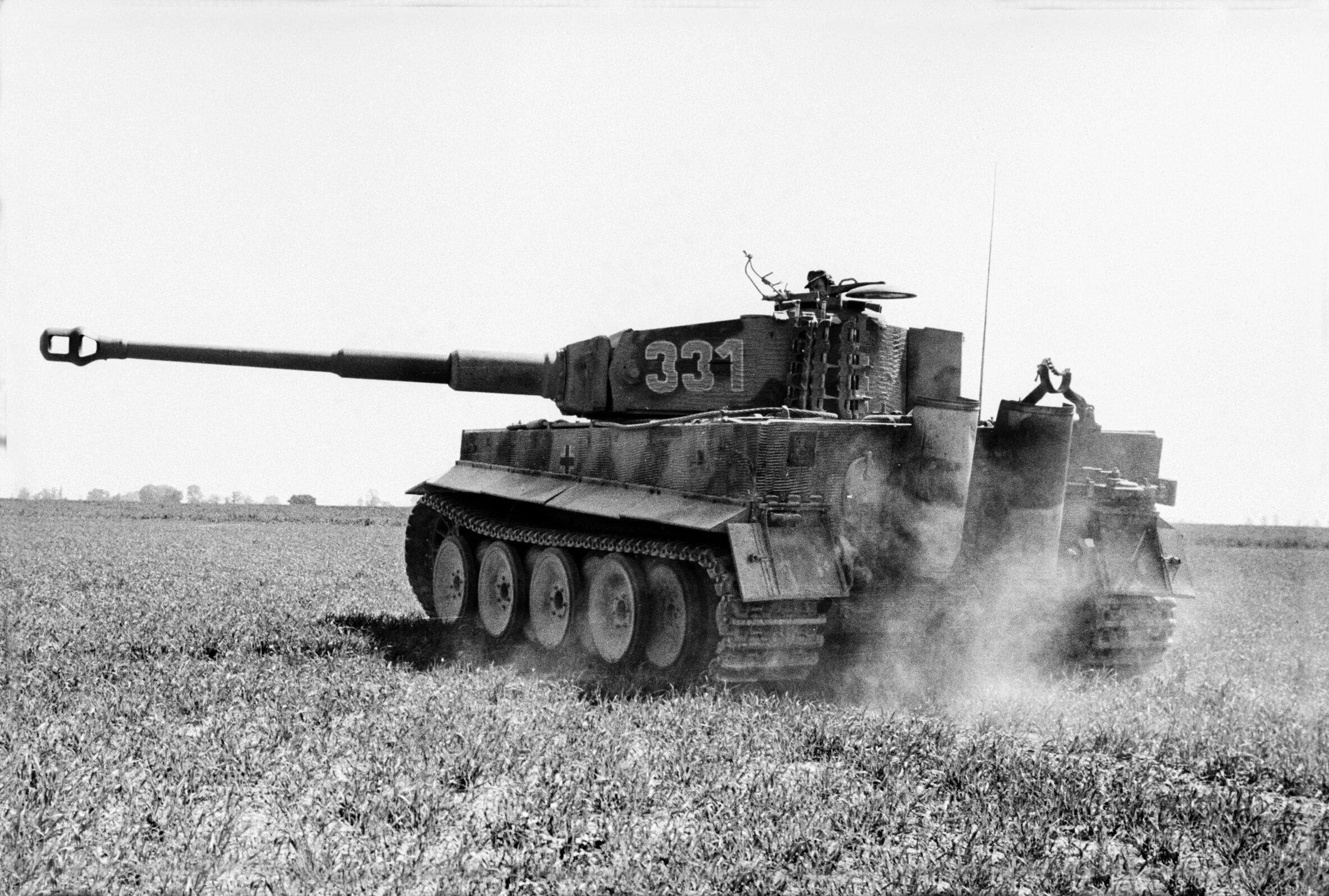 Ss tanks. Танк тигр 1944. Немецкий танк тигр 2. Танк тигр 101-го тяжёлого танкового батальона СС.