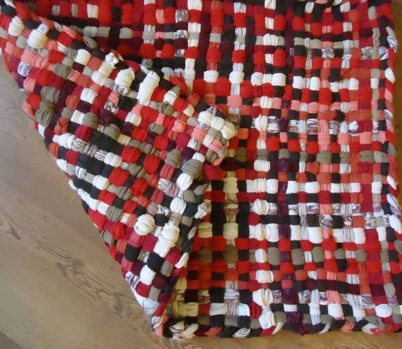 Коврик из простыни своими руками. Коврик из простыней. половик из простыни. коврик из старого постельного белья. коврик из старых простыней своими.