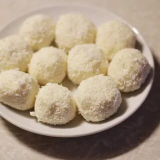 Рафаэлло сгущенка и кокосовая стружка