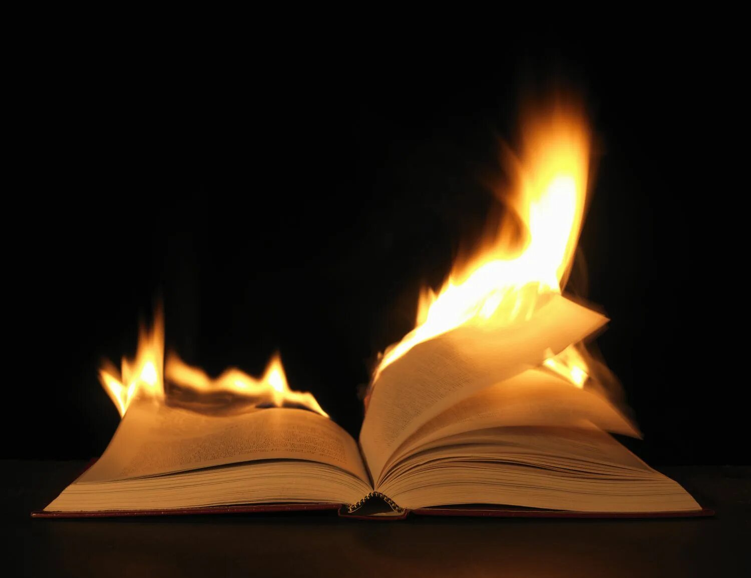 Жгёт бумаги дым. Я покурил бумагу. Burning writ. Горящая бумага. Камин на дровах.