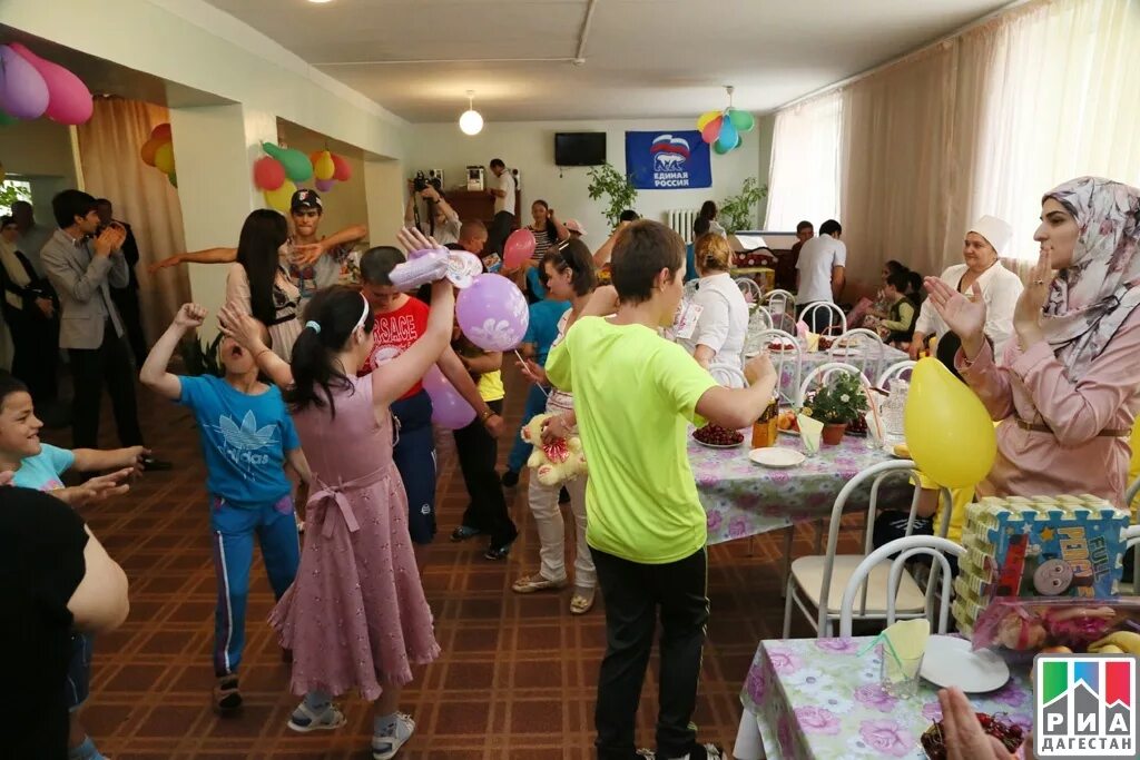 Ума качалова интернат забота. Дом интернат забота. Детский дом забота махачкала. Дом интернат забота. Школа интернат в махачкале забота.