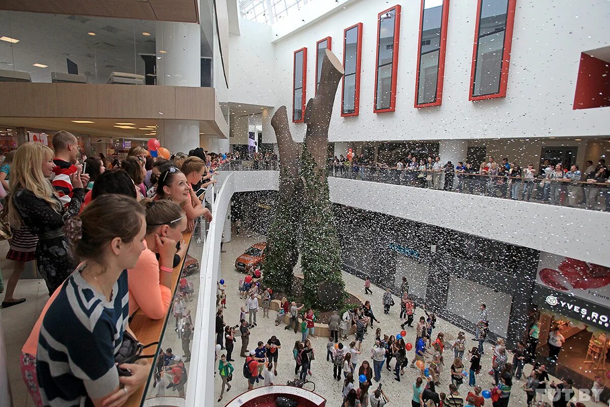 Торговый центр арена минск. Торговый центр арена минск. Минск сити молл минск. Тц арена сити минск. Арена сити минск фото.