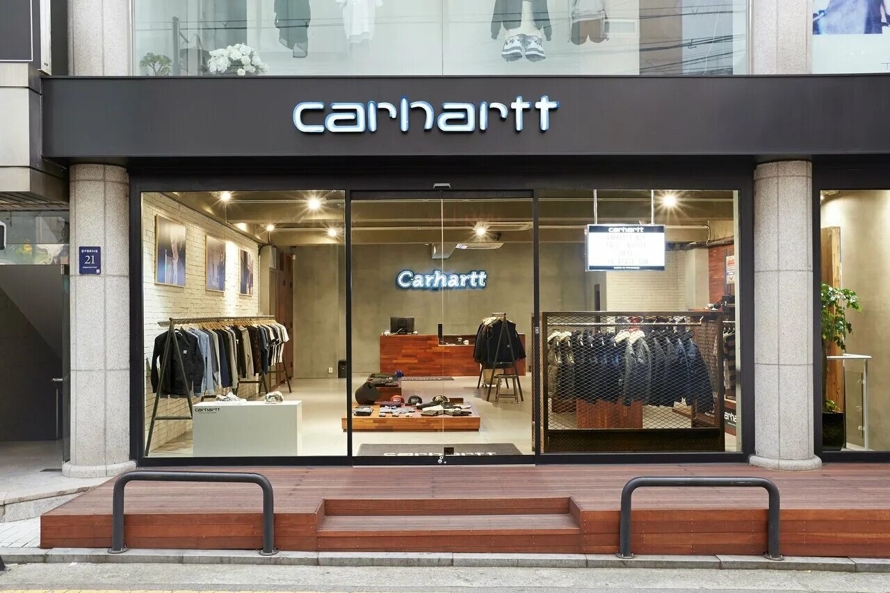 Магазин carhartt. Matchesfashion магазины лондона. Магазин carhartt. Магазин carhartt. Carhartt dubai mall.