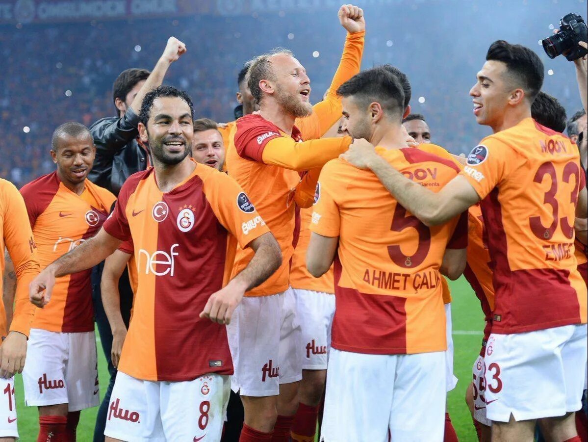 Галатасарай. Галатасарай трансфермаркт. Барселона галатасарай. Galatasaray intertoto. Галатасарай трансфермаркт.