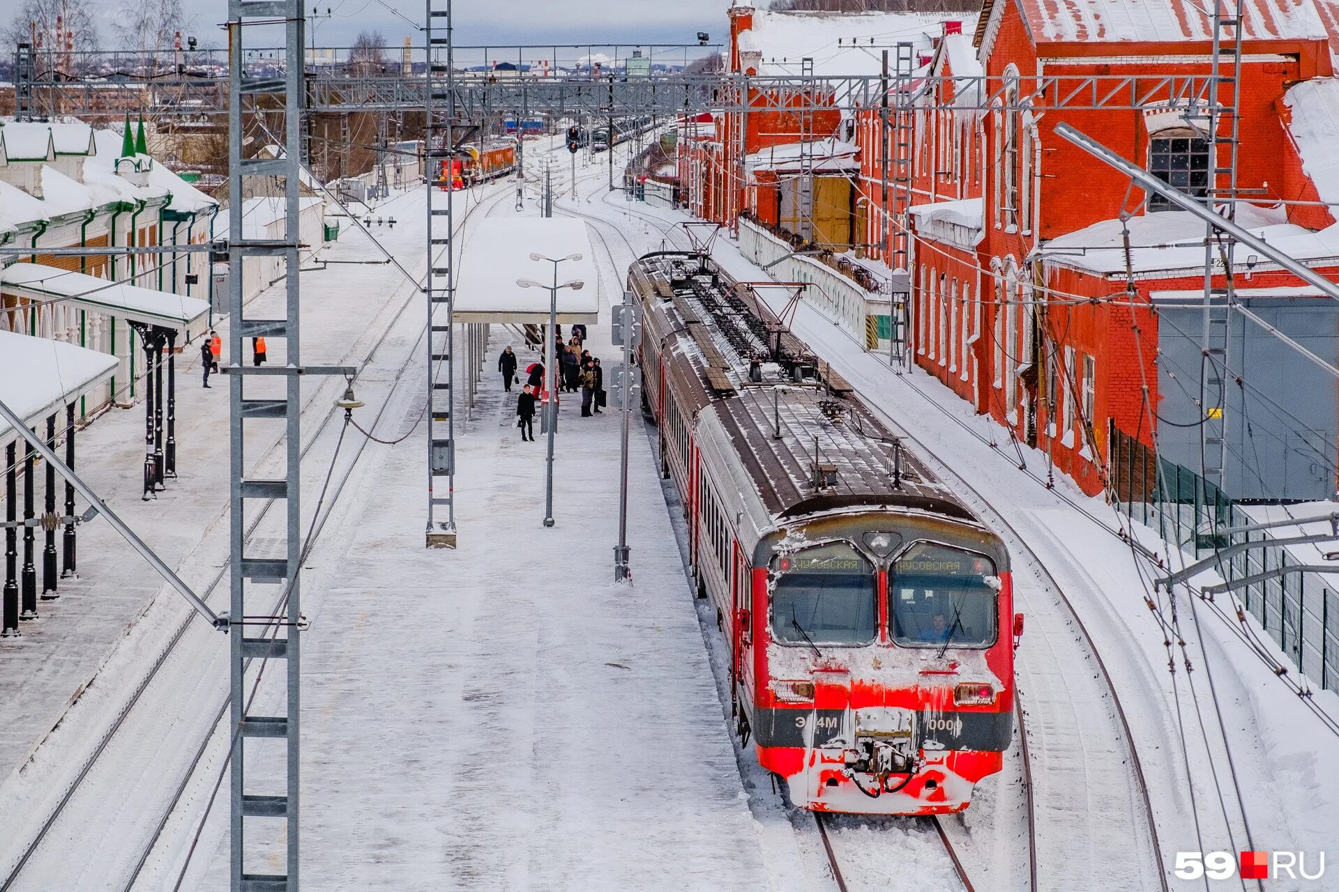 Телефоны ржд пермь. РЖД Пермь 2. Электропоезд Горнозаводск Пермь. Электричка Горнозаводск Пермь 2. Электричка Пермь.