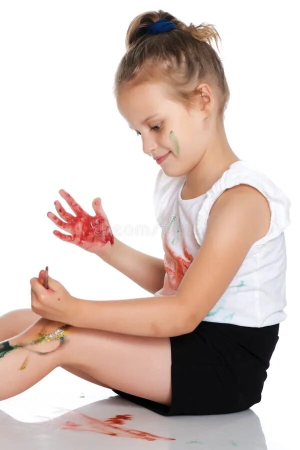 Ученица плачет. Плохие оценки в школе. Девочка получила два. Двойка в дневнике фото. Школьник с двойкой.