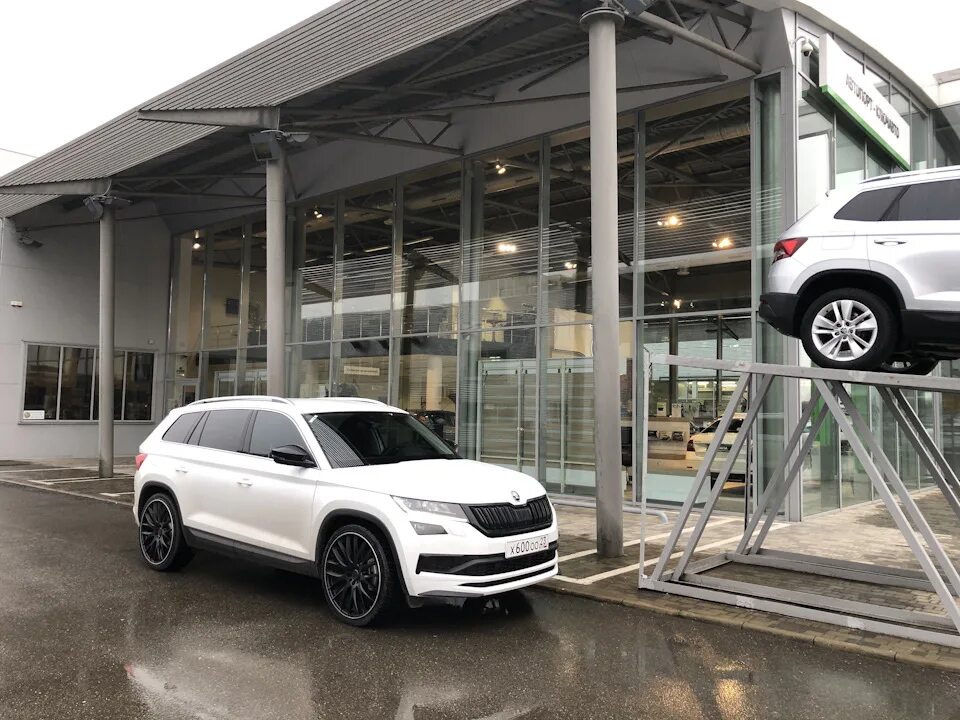 Кодиак своими руками. Skoda kodiaq rs белый. шкода кодиак 21. шкода кодиак 2025. vossen на skoda kodiaq.