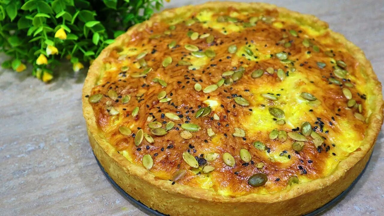 Рецепт пирога с мясом и тыквой. Несладкий тыквенный пирог. пирог с тыквой и курицей. пирог с тыквой несладкий. пирог с тыквой и мясом в духовке.