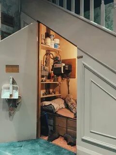 Чулан под лестницей