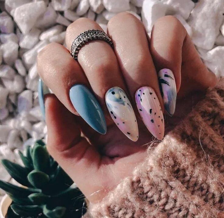 Маникюр инстаграмм идеи Star nails are trending in Los Angeles—and on Instagram. We talk to the founder