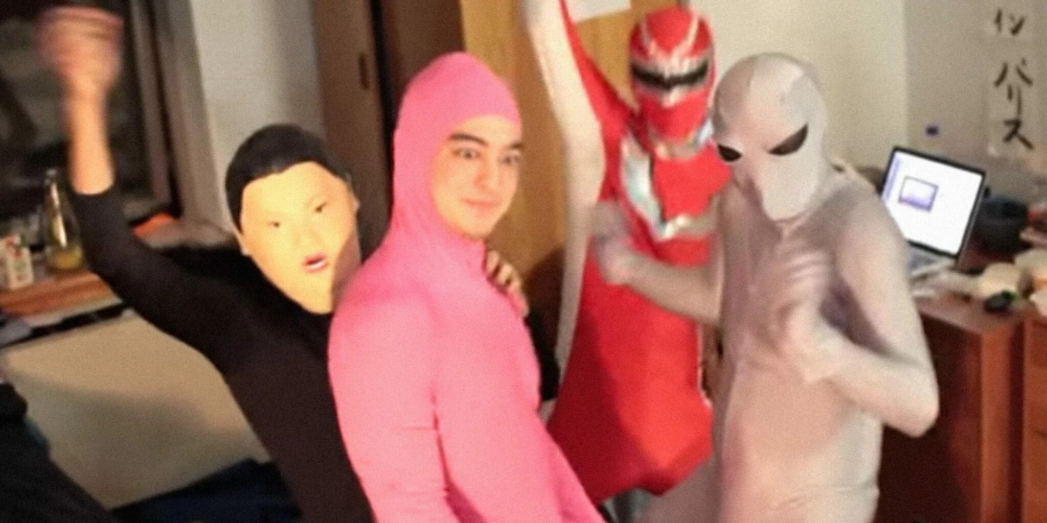 Стевин джон блиппи. Harlem shake poop. Гарлем шейк оригинал. Гарлем шейк. Wallpaper engine мусульмане танцуют под харлем шейк.