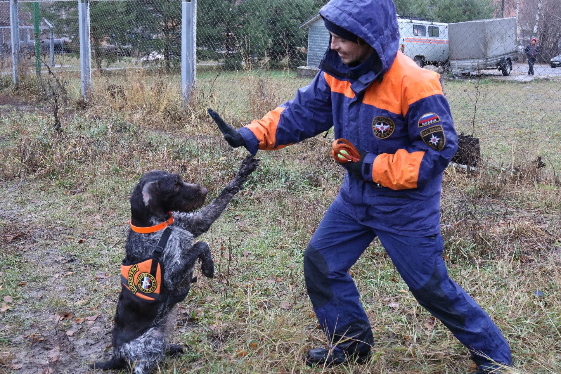 Спасатели кинологи МЧС. Казанский поисково спасательный отряд спасатели. Кинолог МЧС. Казанский ПСО МЧС России.