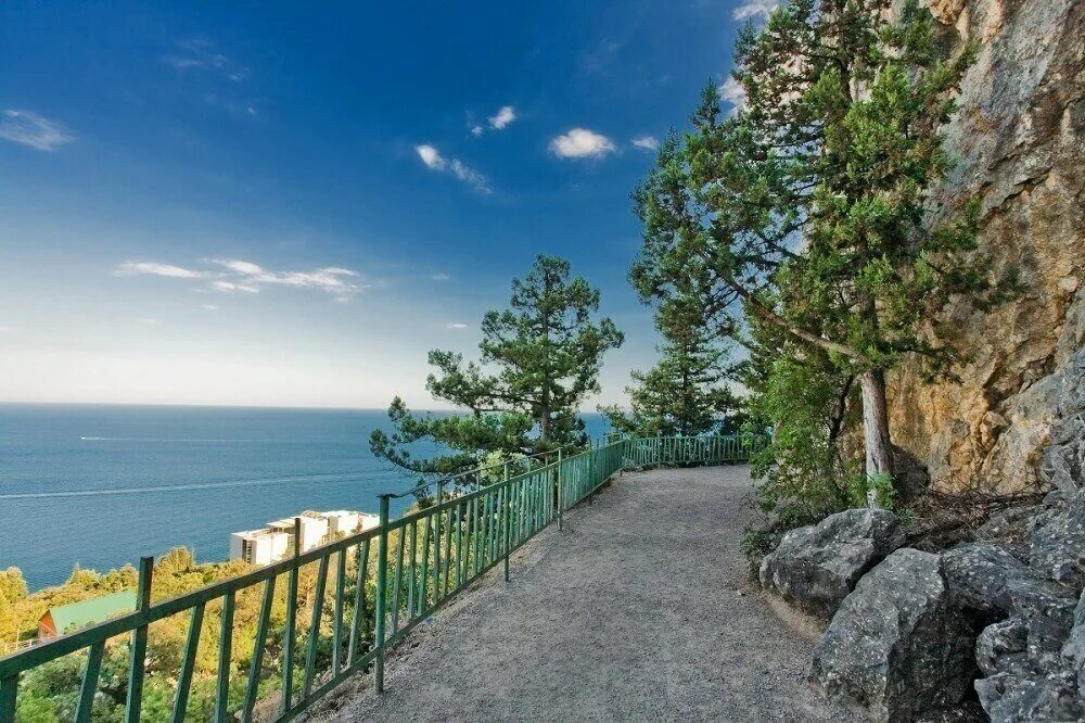 Ялта ливадия солнечная тропа. Ялта ливадия солнечная тропа. Ливадийский дворец солнечная тропа. Царская солнечная тропа ялта. Ялта ливадия солнечная тропа.