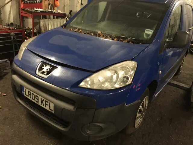 Пежо партнер 2. Peugeot partner 1997. Запчасти пежо партнер. Пежо партнер 2015г. Пежо партнер 2009.