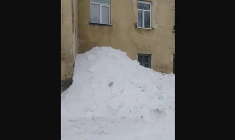 Снег под окнами