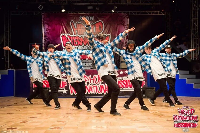 Отчетный концерт саботаж. Саботаж танцевальный коллектив нижний новгород. Саботаж танцевальный коллектив нижний новгород. Театр танца саботаж москва. Новые танцы пермская команда.