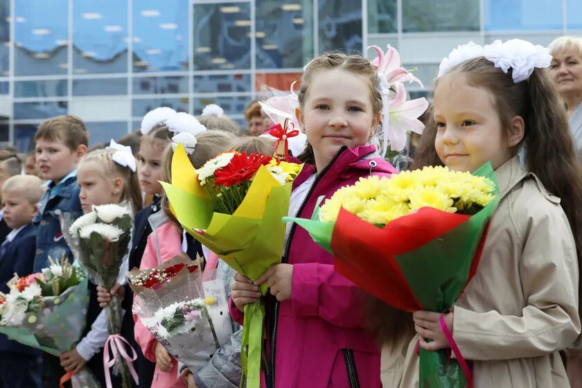 Работа красноярск школа. Школа Красноярск. Лучшие школы Красноярского края. Лучшая школа Красноярского края. Школа 10 Красноярск фото.