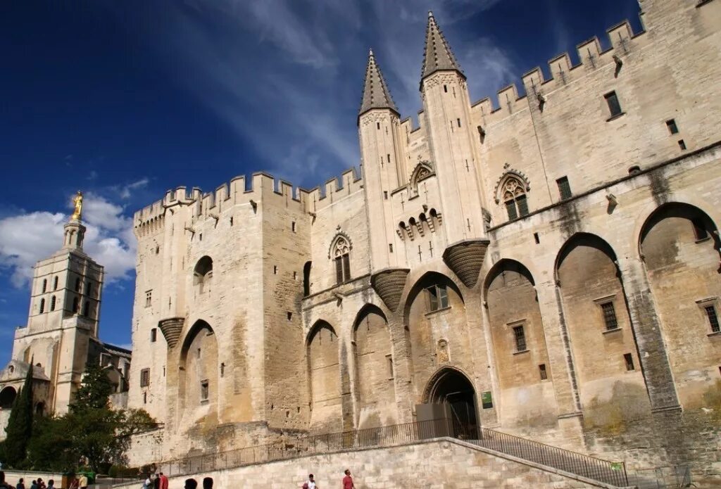Авиньон город папский дворец. Авиньон город папский дворец. Дворец папы в авиньоне. Авиньон город папский дворец. Авиньон франция замок.