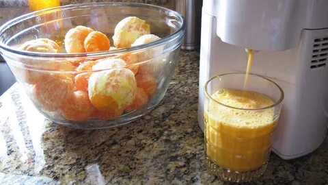 Выжить сок из апельсинов