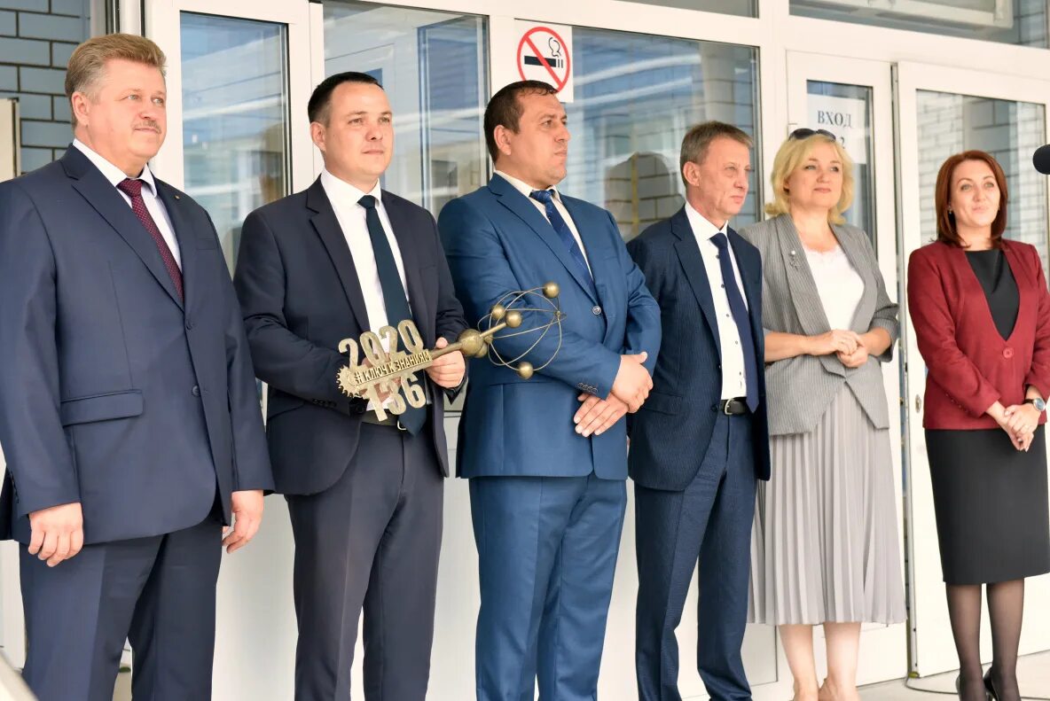 Директор школы 133. 136 школа г барнаул. директор школы 136 барнаул. школа 70 барнаул. директор школы 127 барнаул.