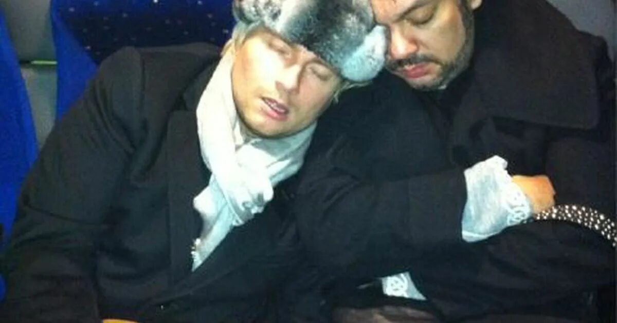 Басков целует бюст волочковой. Басков был на вечеринке. Киркоров на новой волне 2021. Николай басков новая волна. Басков жена.