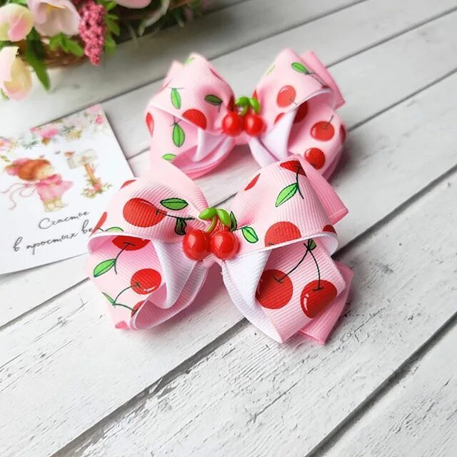 девочка с бантом. объемный бант. резинка с бантиком. банты для девочек ручной работы. недели банты.