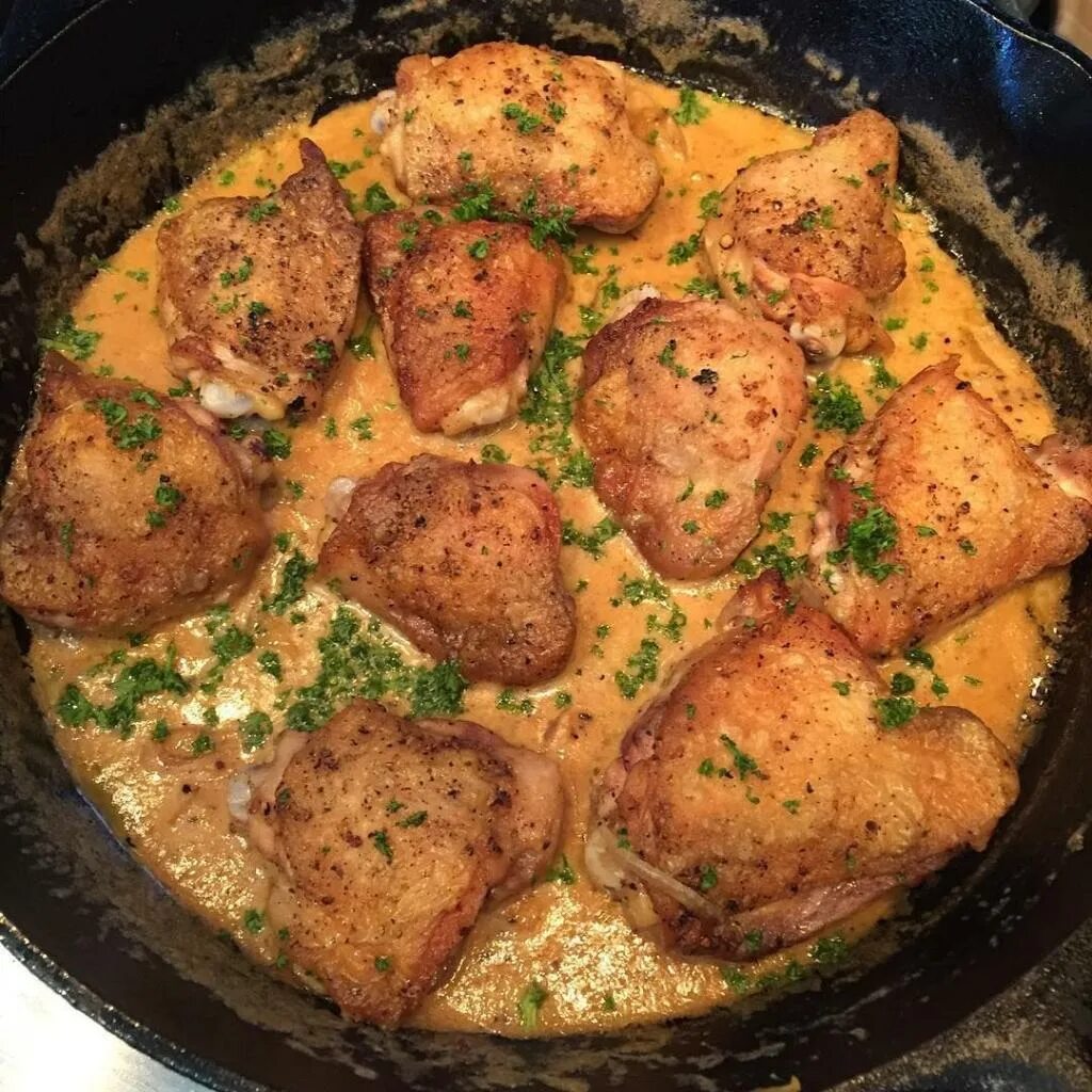 Филе бедрышек рецепты. Вкусный ужин из филе бедра. блюда из куриных бедрышек. блюда из филе куриного бедра. блюда из куриных бедер.