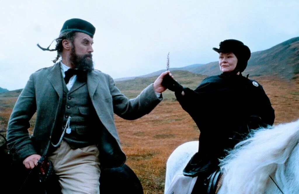 Сериал секретная служба его величества 2006. Величестве 1 ых. На секретной службе её величества 1969. Величестве 1 ых. Пажеский кадетский корпус в санкт-петербурге.