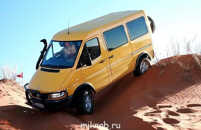 Мерседес 4х4 купить. Mercedes-Benz Sprinter 4x4 313. Mercedes Sprinter van 4x4. Мерседес Спринтер пассажирский 4х4. Sprinter w901 4x4.