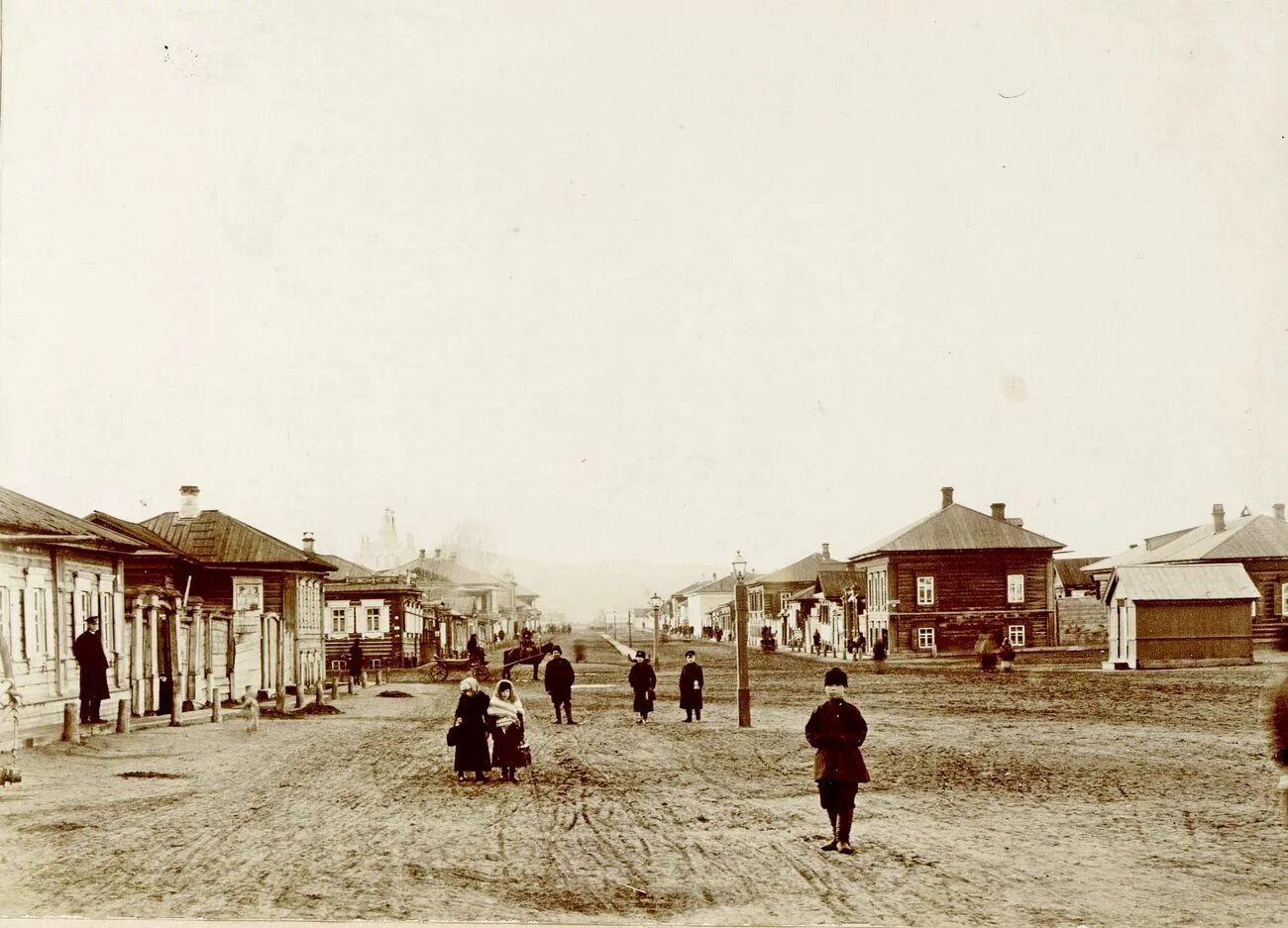 Красноярск старые улицы. Красноярск 1890. Торговый дом гадалова красноярск. Улица дубровинского красноярск. Красноярск 20 век.