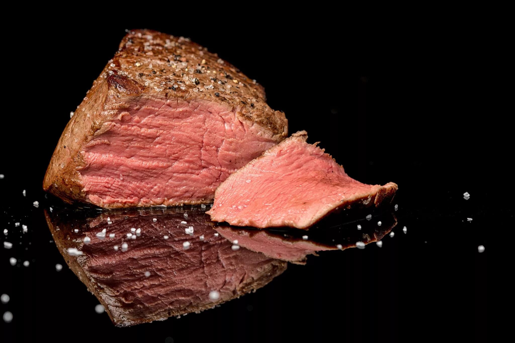 Стейк вкус. Стейк рибай. стейк на прозрачном фоне. некрасивый стейк. стейк в космосе.