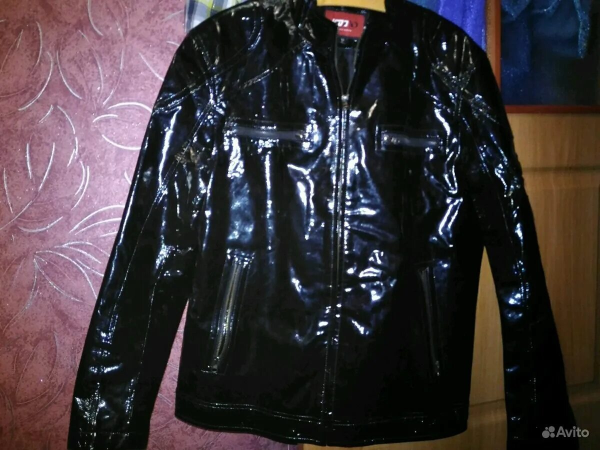Королевский размер курск. Авито курск одежда. Лакированная кожаная куртка. Авито курск одежда. Ателье клыкова.