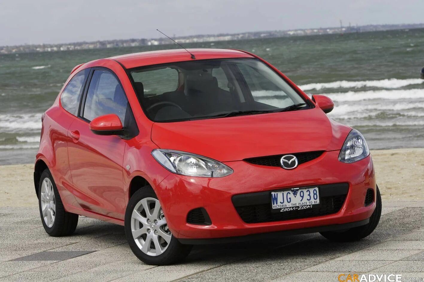 Мазда 2 механика. Мазда 2 2008. Мазда 2 2008 красная. Mazda 2 2009. Мазда 2 хэтчбек 2008.