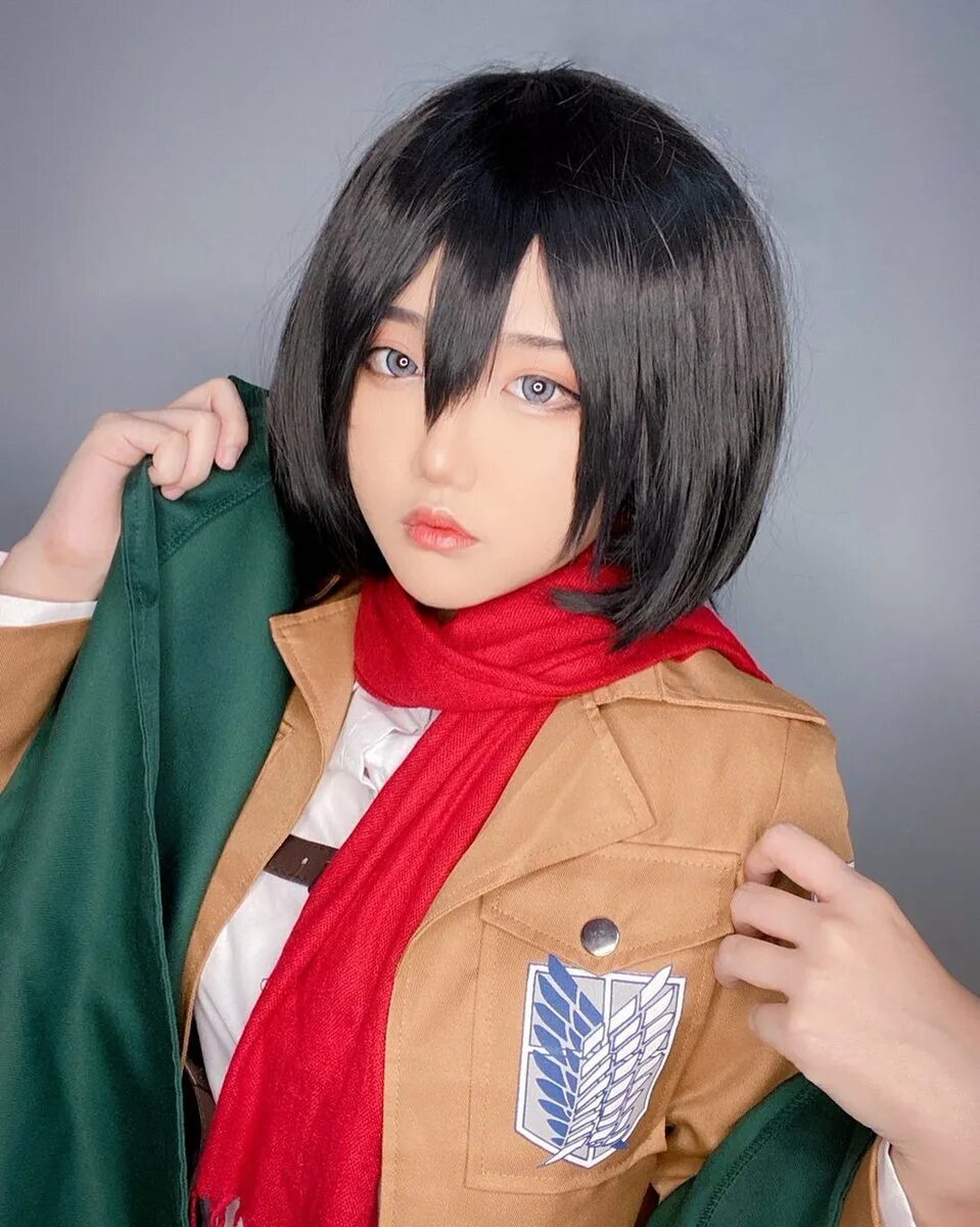 Fe Galvao косплей Микаса. Mikasa Ackerman Cosplay.