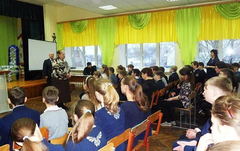 Частая дубрава липецк. Частая дубрава липецкая область. Липецкая епархия храм на улице арктическая. Мбоу сош села частая дубрава. Частая дубрава церковь.