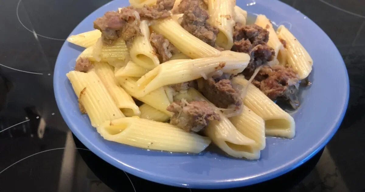 Макароны с тушенкой в мультиварке рецепты. Макароны по-флотски с тушенкой. вермишель с тушенкой. рожки с тушенкой на сковороде. макароны по флотски с грибами и тушенкой.