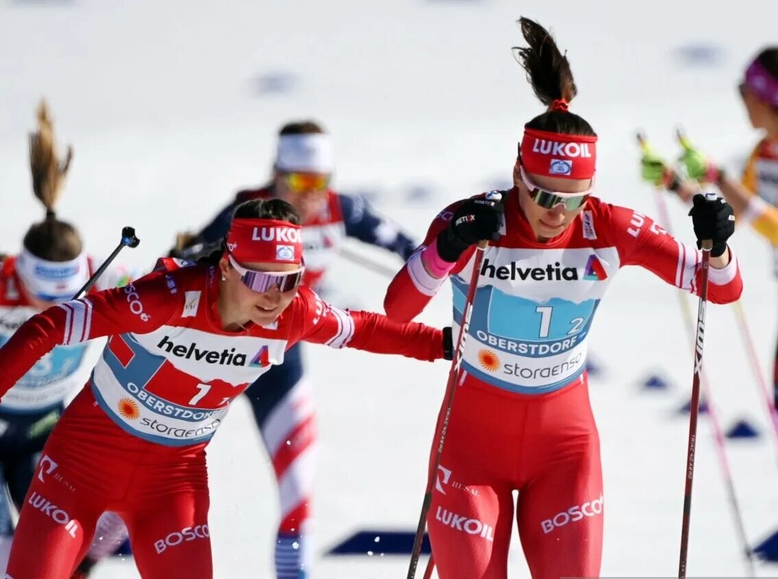 Лыжные гонки командный спринт. Непряева и Ступак. Командный спринт 2010.