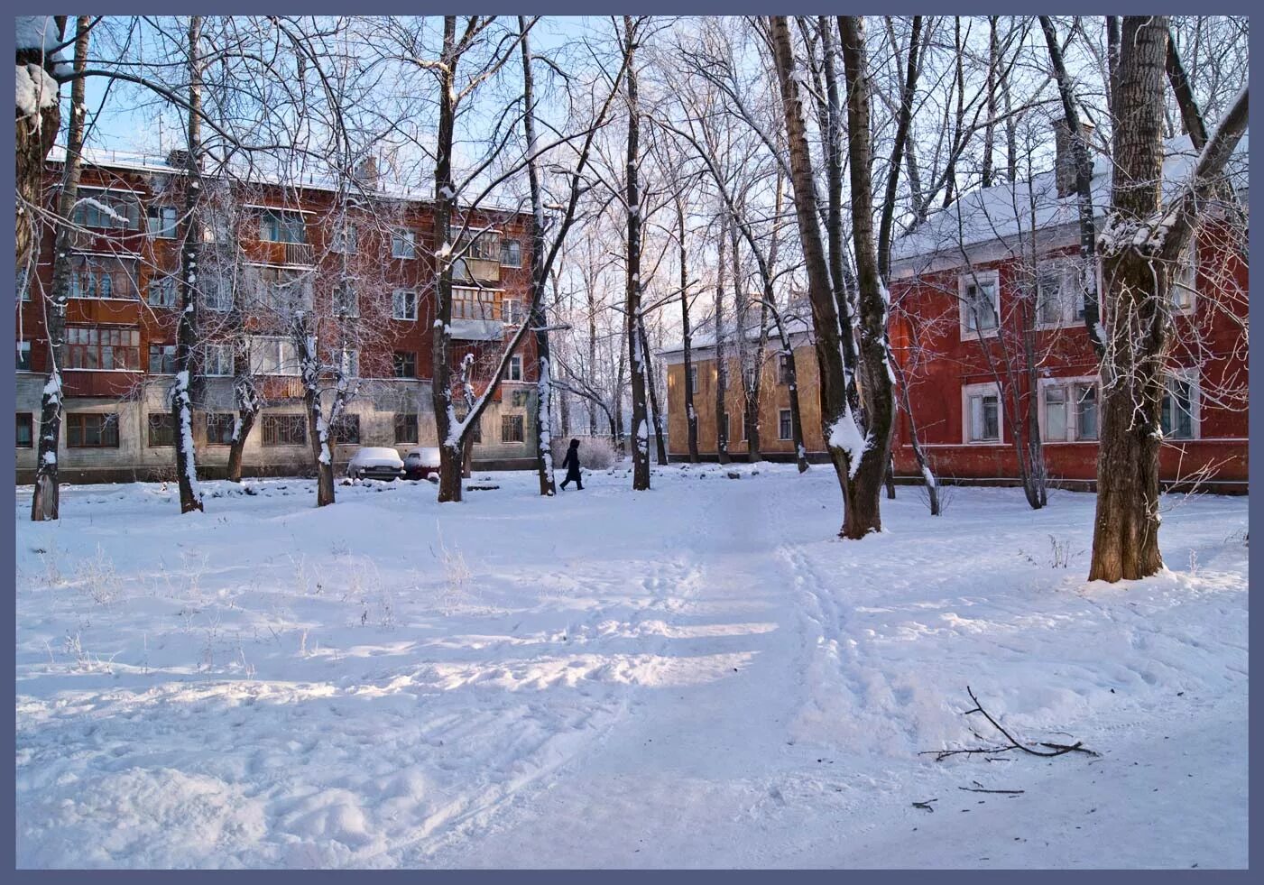 Зимний школьный двор. Двор школы зимой. Улица школы зимой. Зимняя улица возле школы. Школы г зима