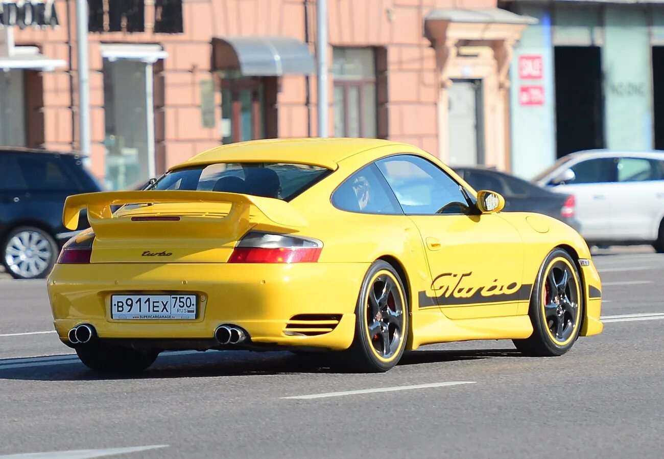 Порш полный карман песня. Порше 911 58. Porsche 911 966. Порше 911 в России. Желтый Порше 911 старый.