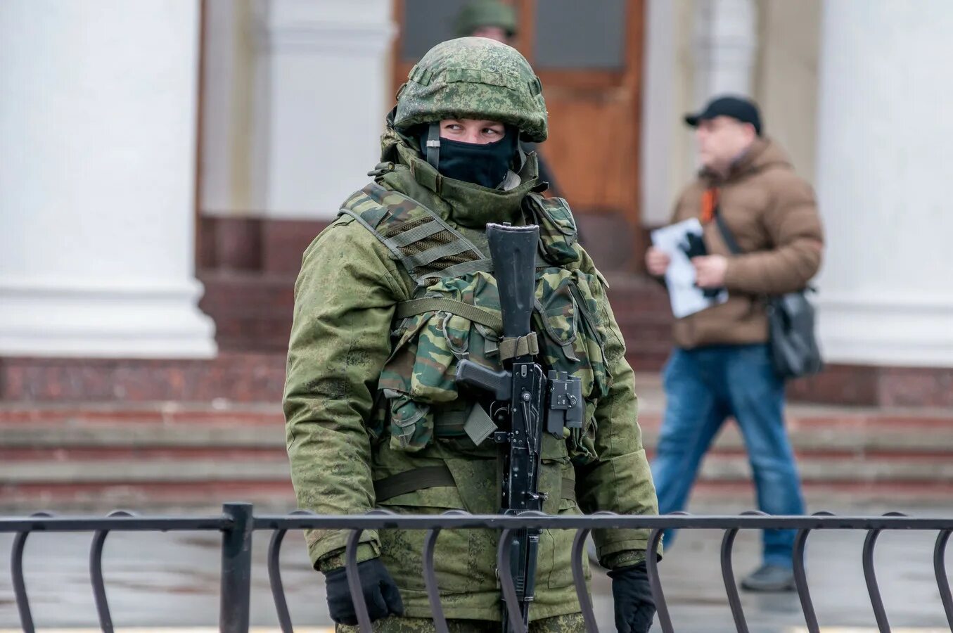 Крым 2014 Балаклава вежливые люди. Солдаты РФ В Крыму 2014. Россия солдат Крым 2014. Российские солдаты в Крыму 2014.