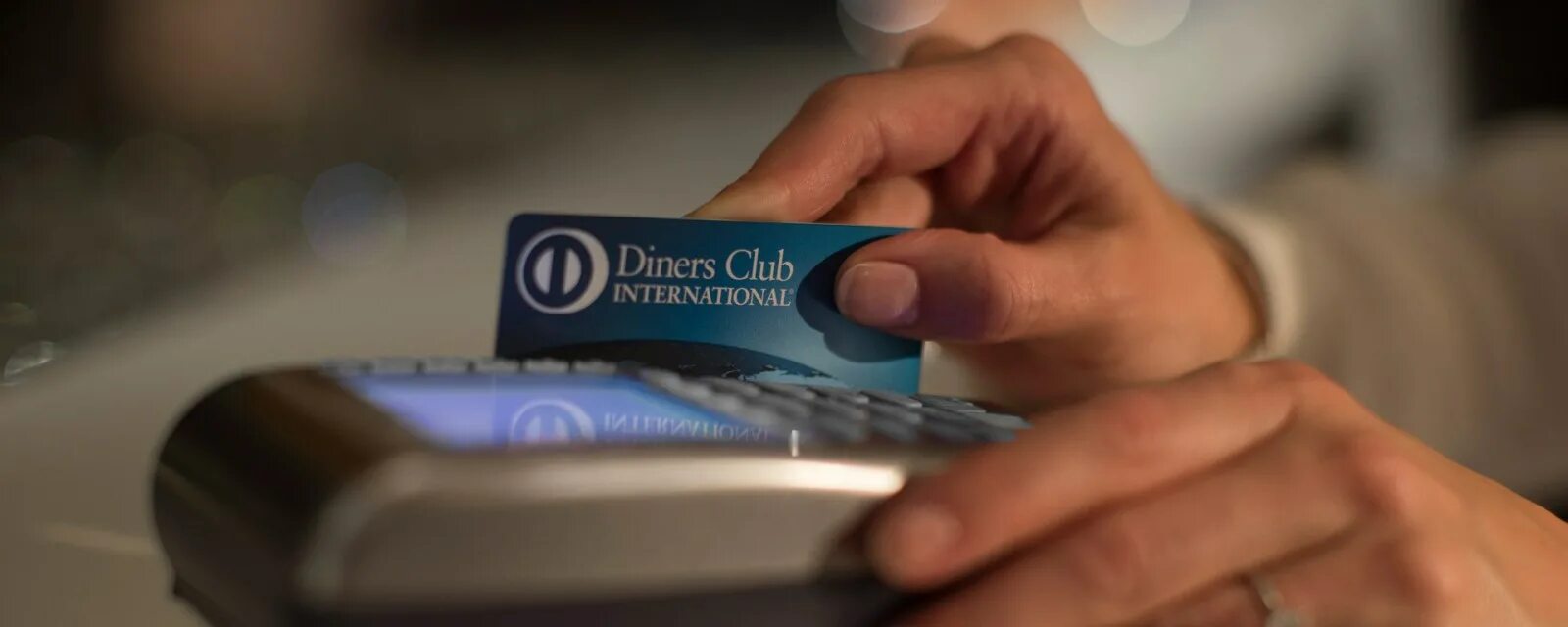 Первая кредитка. Diners Club первая карта. Первые банковские карты. Первая кредитная карточка Diners Club. Самая первая банковская карта.