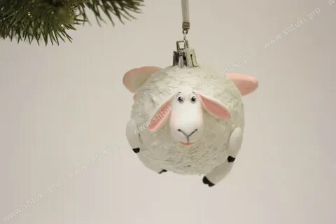Елочная игрушка барашек
