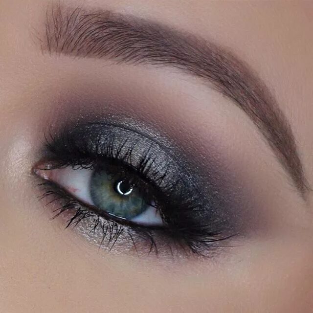 http://makeupbag.tumblr.com/ Taupe eye makeup, Lavender lipstick, Grey eye makeu