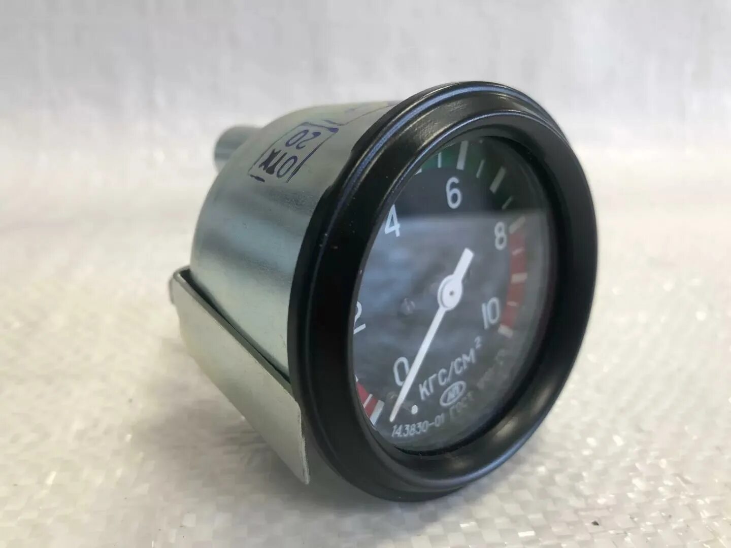 3810. 3830. Указатель давления масла электрический 24в ямз. Указатель давления масла камаз. 3810.