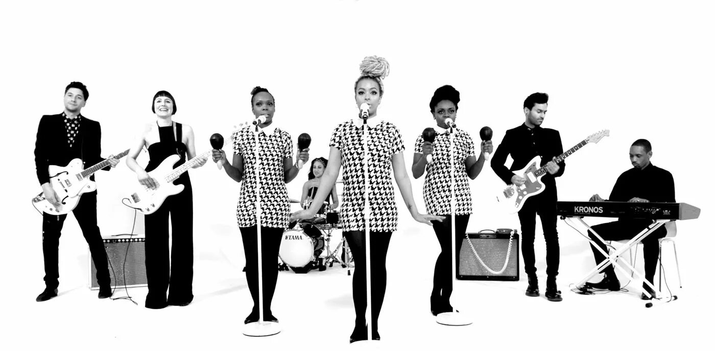 Band booking. Band booking. Бэнд на гитаре. Лайв бэнд. Букшоп шотландия.